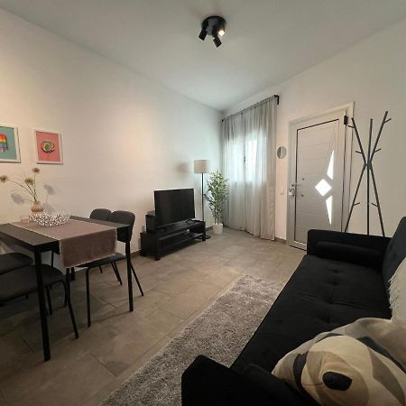 Cozy Apartment Well-Located In Terrassa, Barcelona Exterior foto
