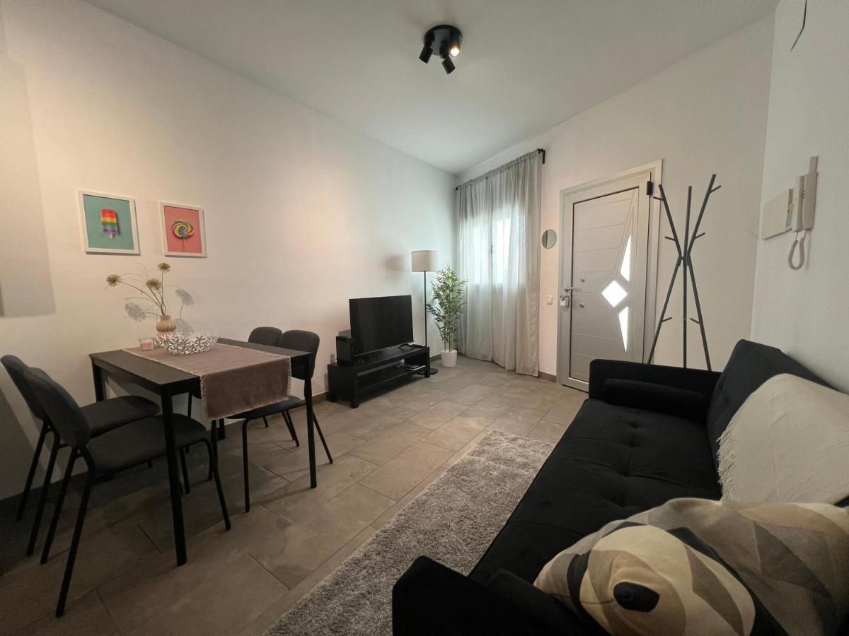 Cozy Apartment Well-Located In Terrassa, Barcelona Exterior foto