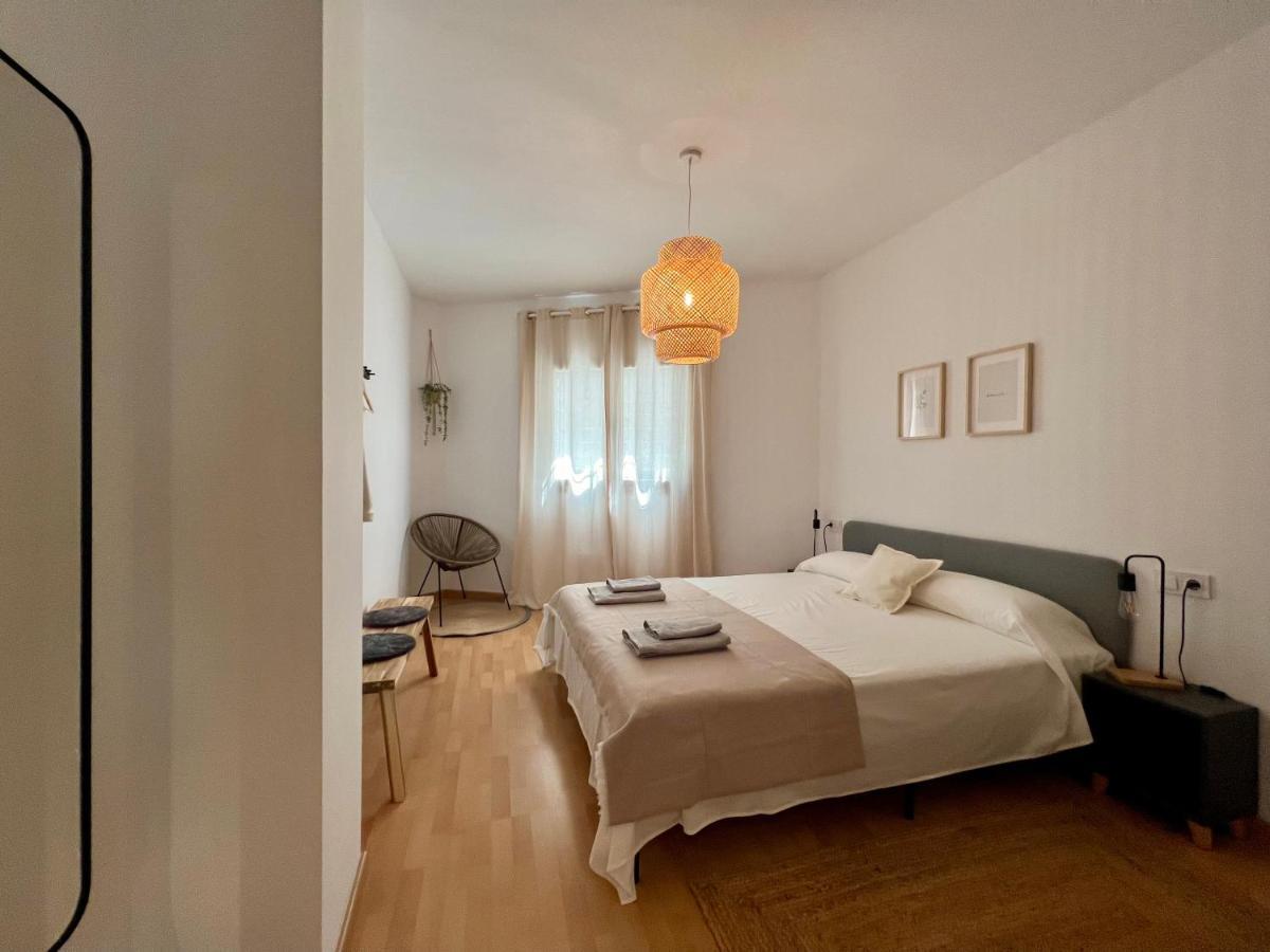 Cozy Apartment Well-Located In Terrassa, Barcelona Exterior foto